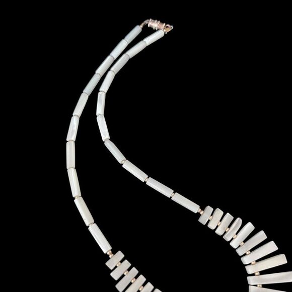 Vintage Mother of Pearl Shell Bead Fringe Necklace - Picture 4 of 4